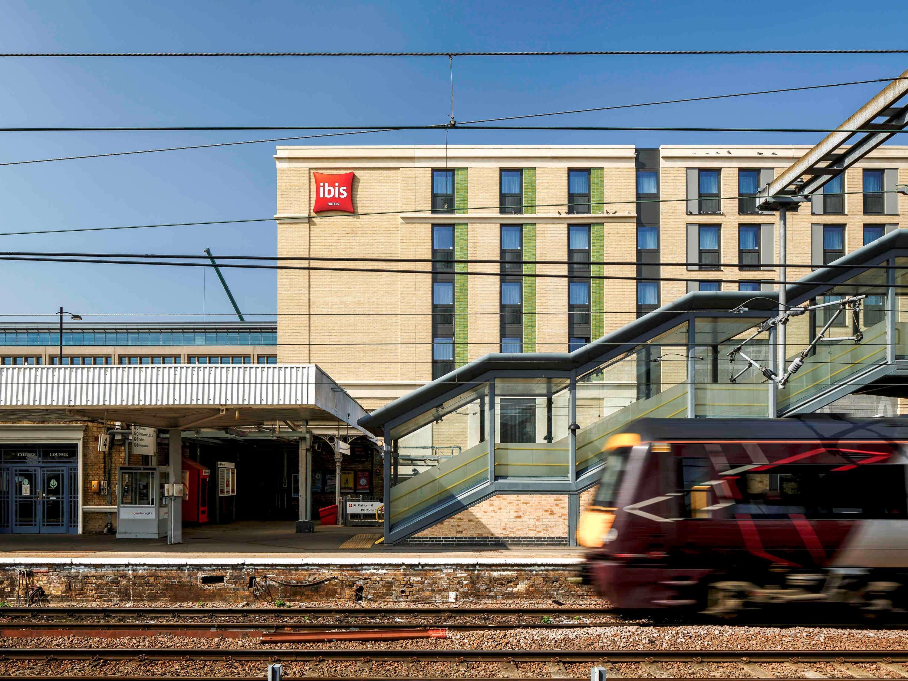 Ibis Cambridge Central Station CBG Esterno foto